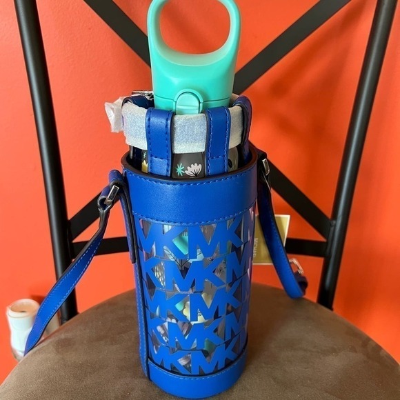 Michael Kors Water Bottle Crossbody Holder MK Giftable Electric Blue - Picture 8 of 10